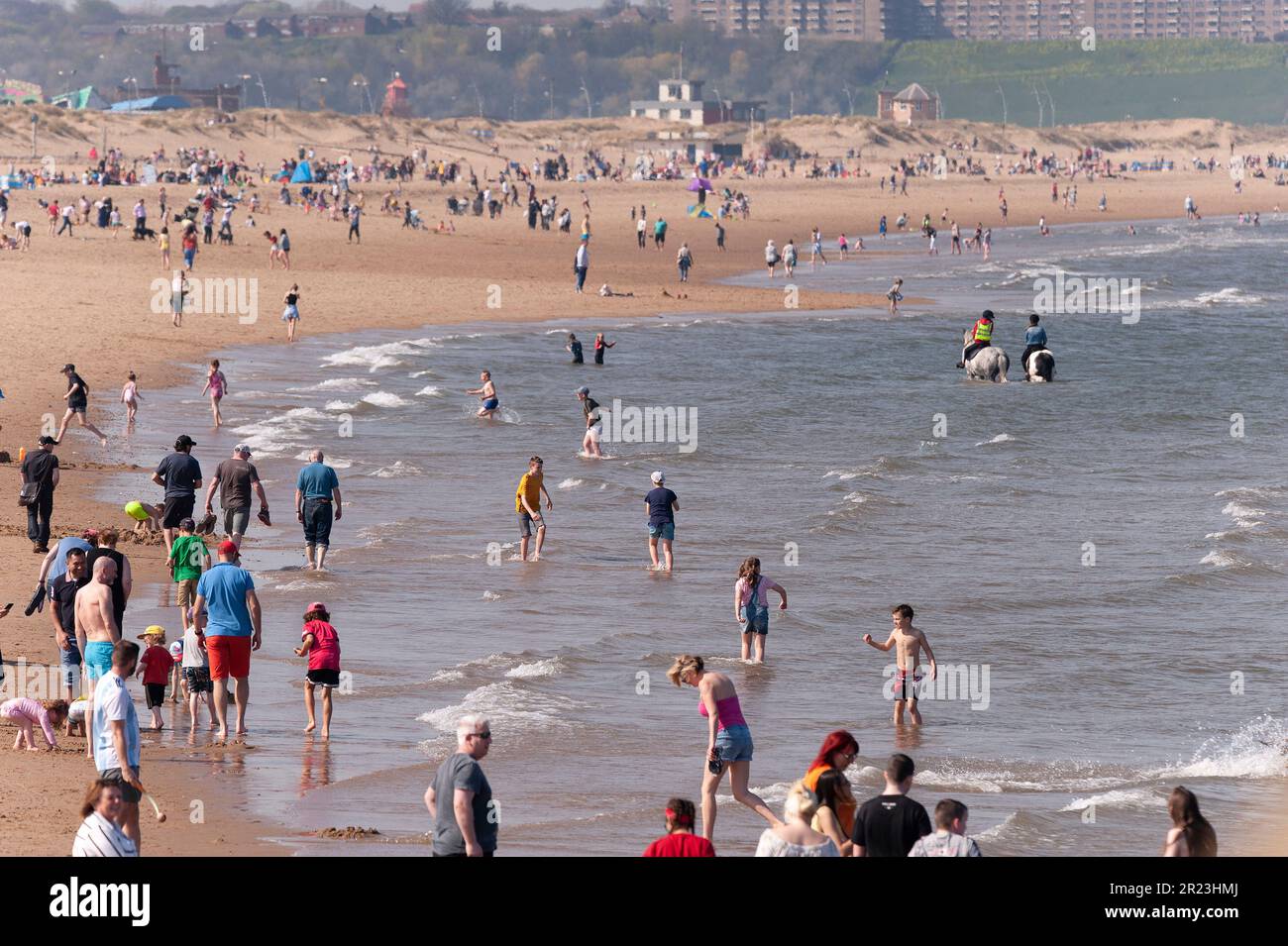 Summer Crowds On Sandhaven Beach South Shields Stock Photo Alamy