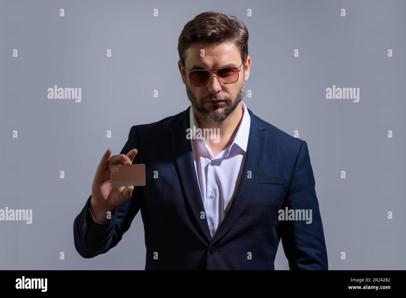 Cash, cards and bank statements hi-res stock photography and images - Alamy
