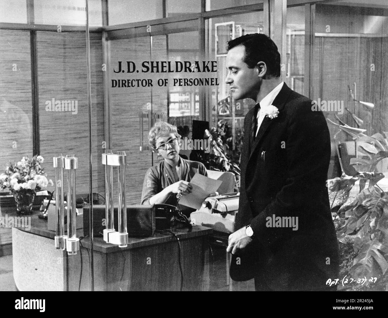 JACK LEMMON in THE APARTMENT (1960), directed by BILLY WILDER. Credit: UNITED ARTISTS / Album Stock Photo