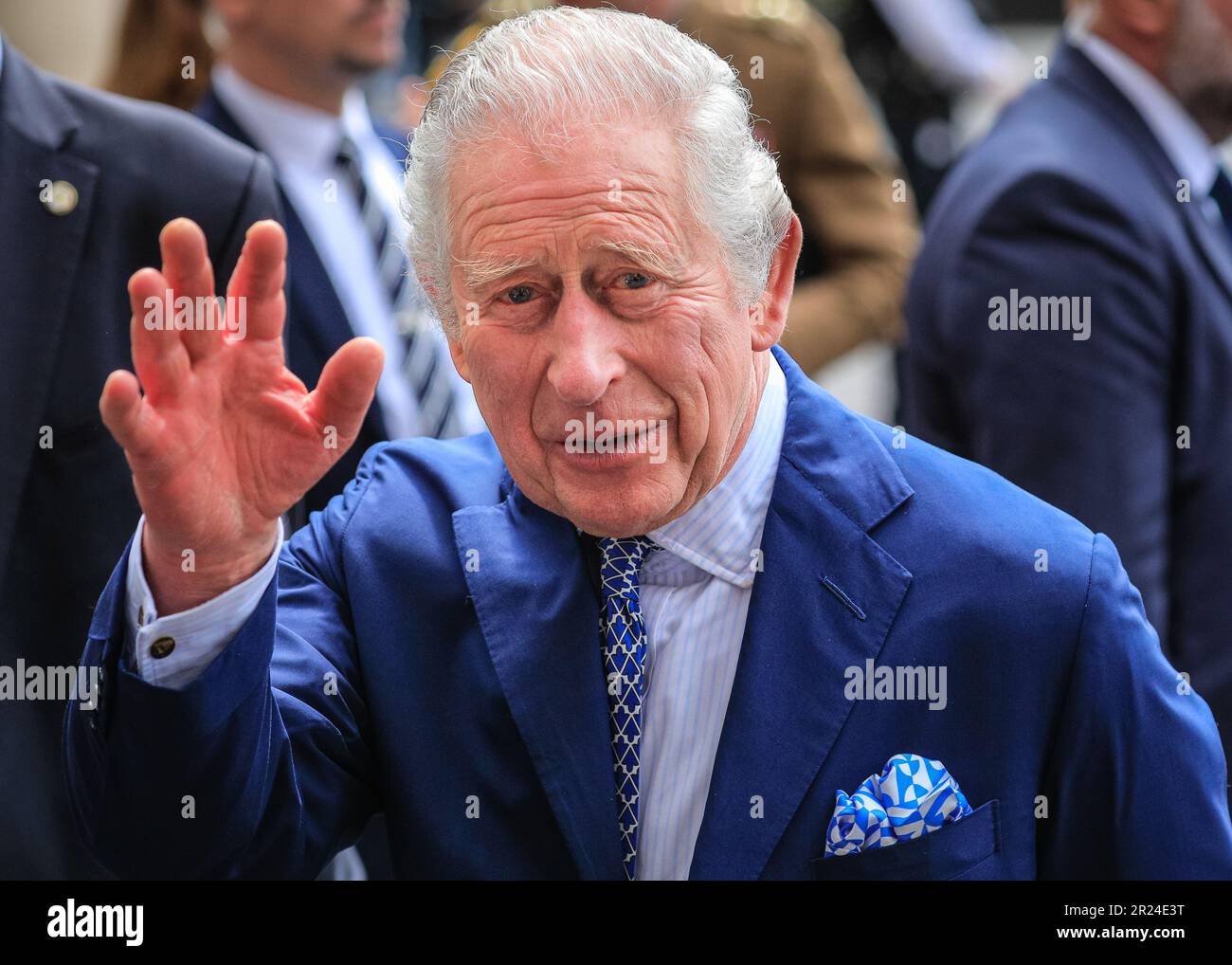 King charles waves hi-res stock photography and images - Alamy