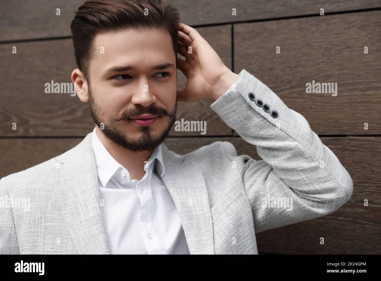 Man in white suit hi-res stock photography and images - Alamy