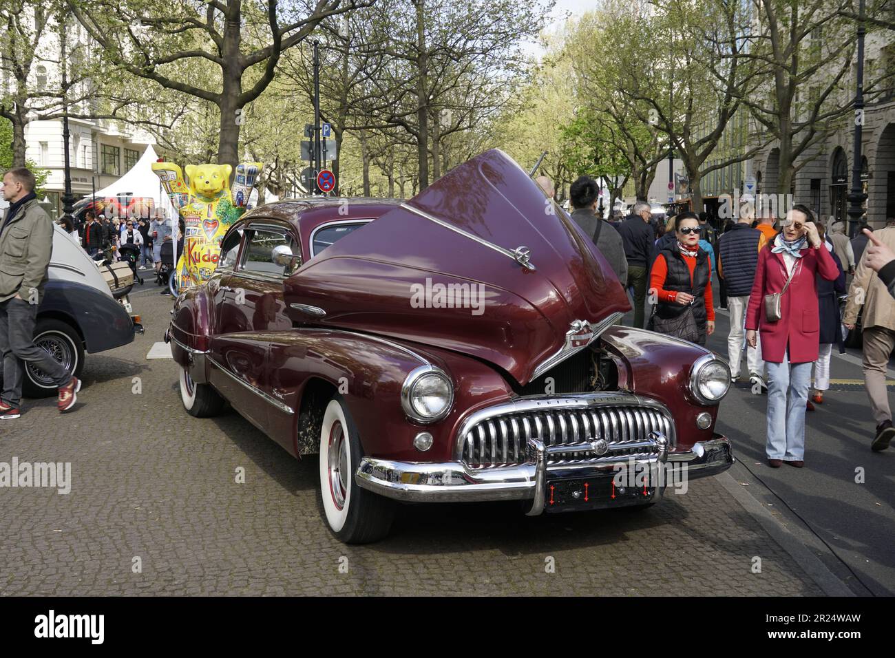 Classic Days Berlin 2023 - Oldtimer Show auf dem Kurfürstendamm in Berlin am 07.05.2023. Mehr als 2000 hochwertige klassische Fahrzeuge werden auf dem Stock Photo