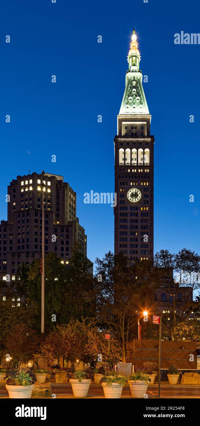 Metropolitan Life Insurance Company Tower and the companion North