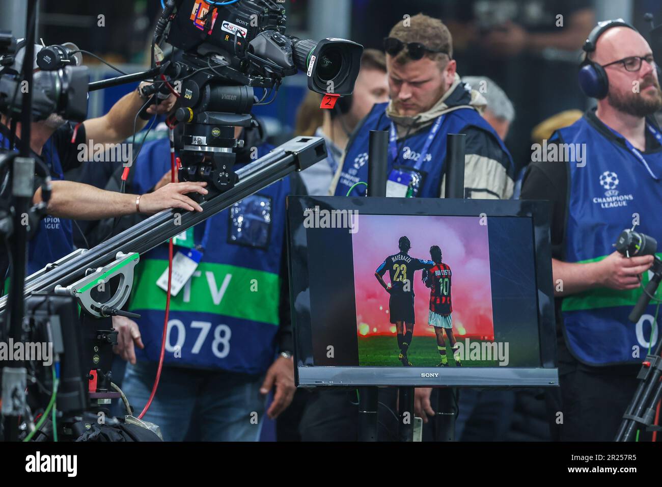 Milan, Italy. 16th May, 2023. Cameramen television with an iconic image during the UEFA Champions League 2022/23 Semi-Final second leg football match between FC Internazionale and AC Milan at Giuseppe Meazza Stadium. (Final scores; Inter 1 | 0 Milan). Credit: SOPA Images Limited/Alamy Live News Stock Photo