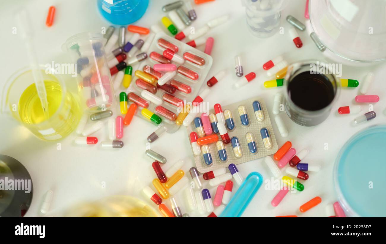 Pharmaceutical drug laboratory test capsules hi-res stock photography ...