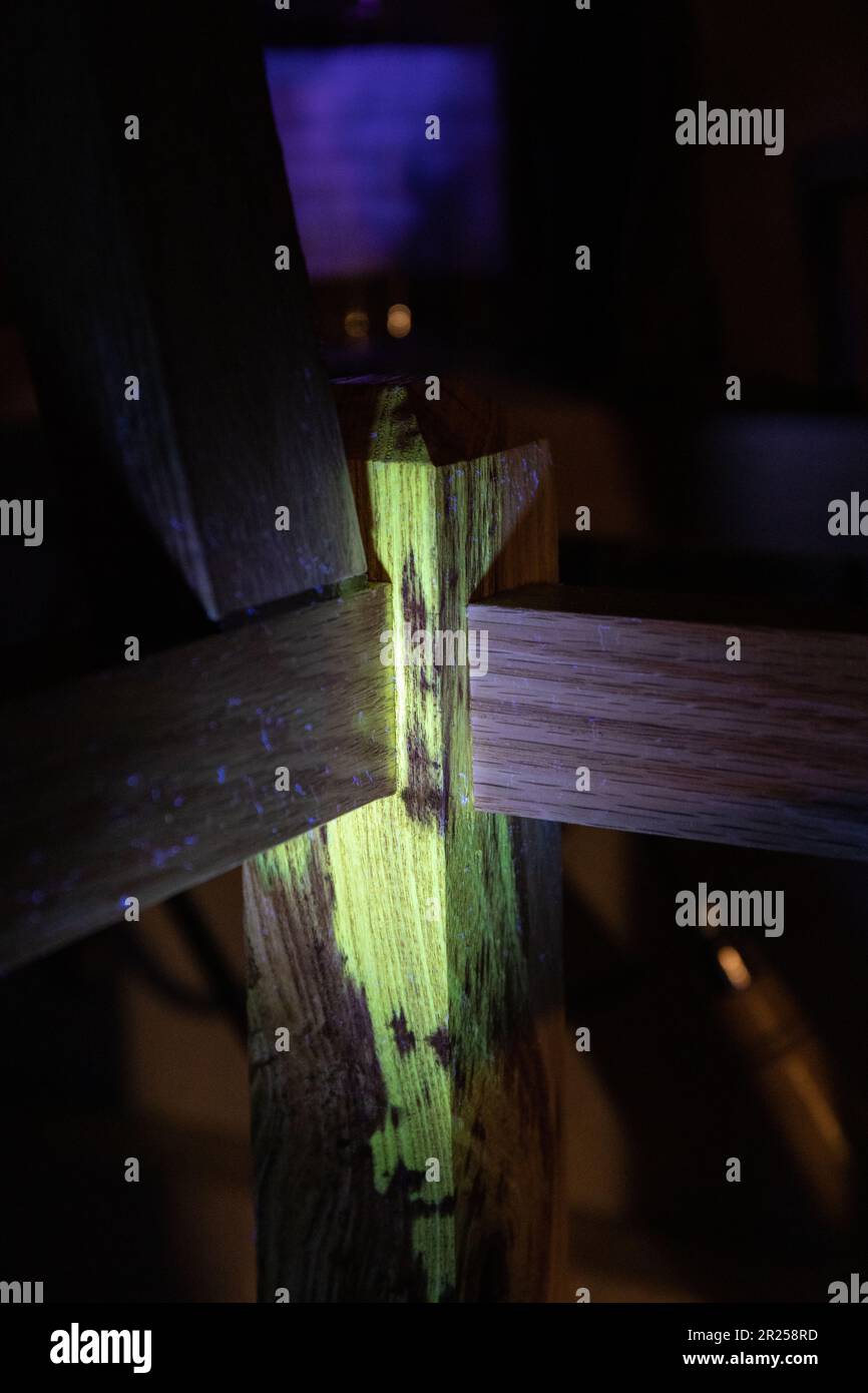 Mortise and tenon joint, glowing under blacklight Stock Photo Alamy