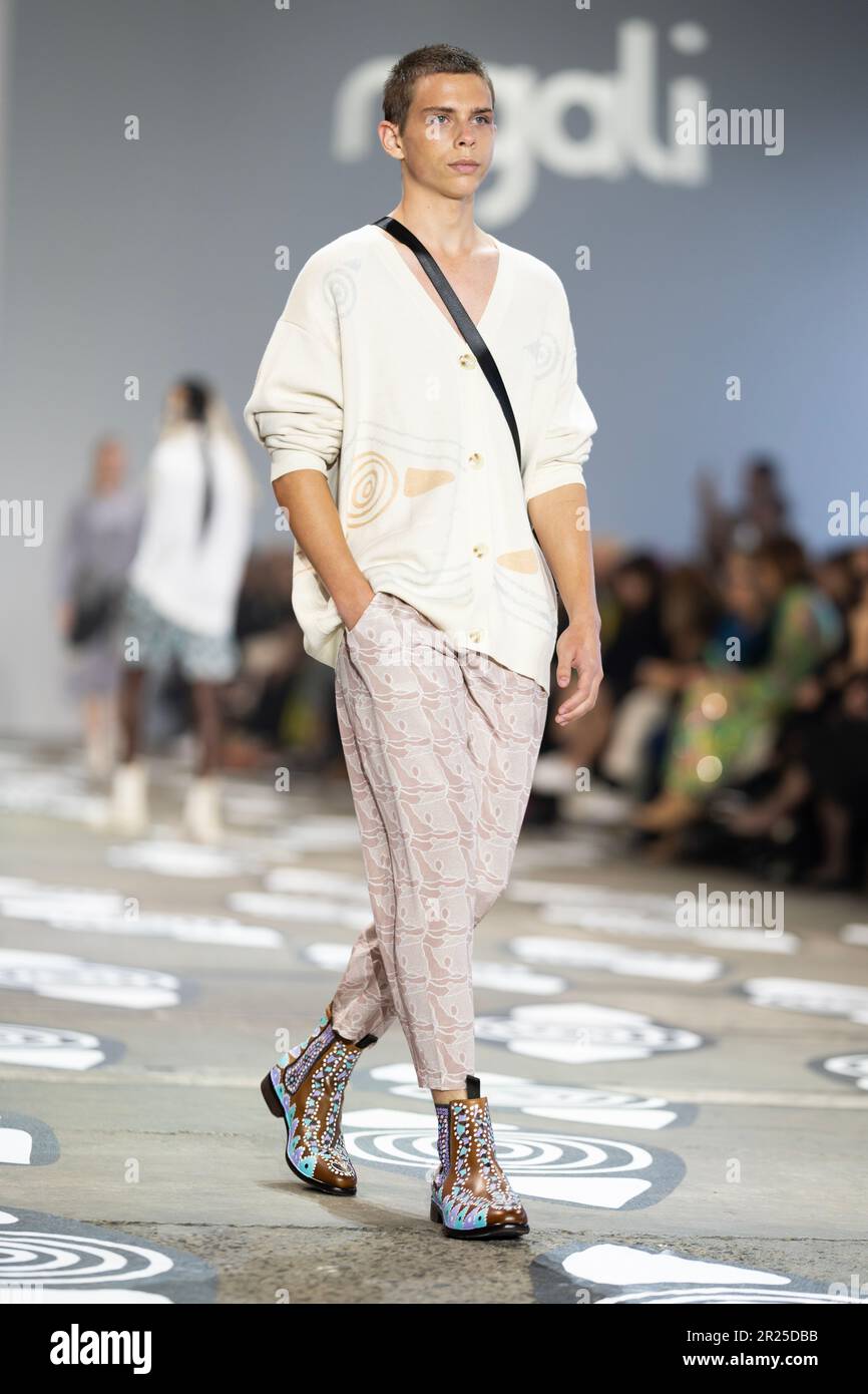 Sydney, Australia. 17th May, 2023. A model walks the runway during the NGALI show during the Afterpay Australian Fashion Week 2023 at Carriageworks on MAY 17, 2023 in Sydney, Australia Credit: IOIO IMAGES/Alamy Live News Stock Photo