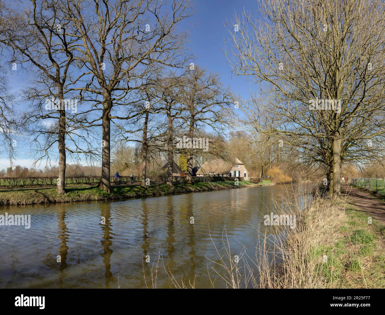 Farmhouse at the bank of the river Kromme Rijn *** Local Caption ...