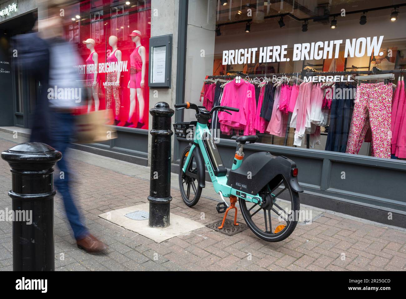 London, UK. 17 May 2023. An electric hire cycle in Carnaby Street in