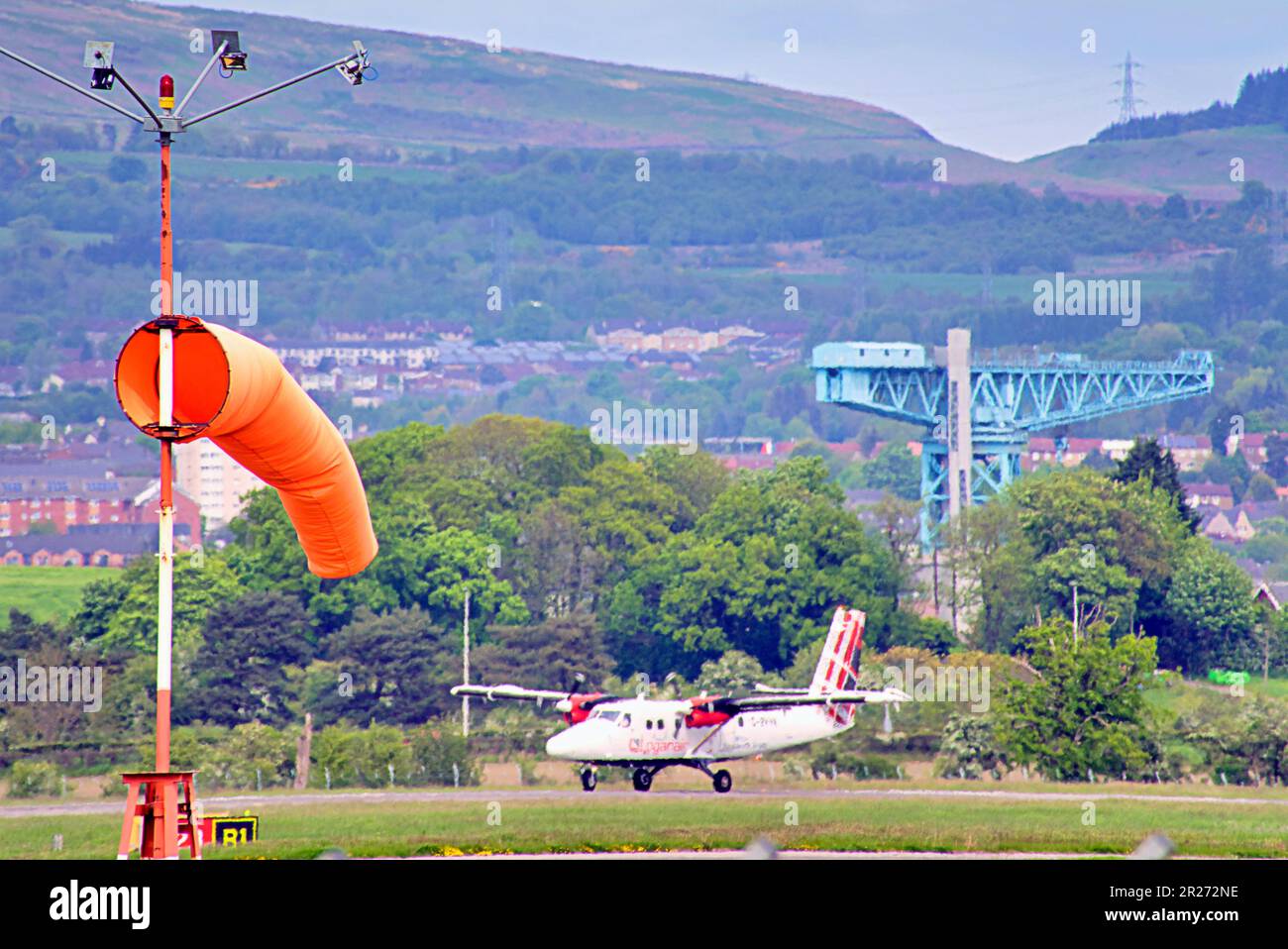 Glasgow, Scotland, UK 17th May, 2023. UK Weather: Warm in the city ...