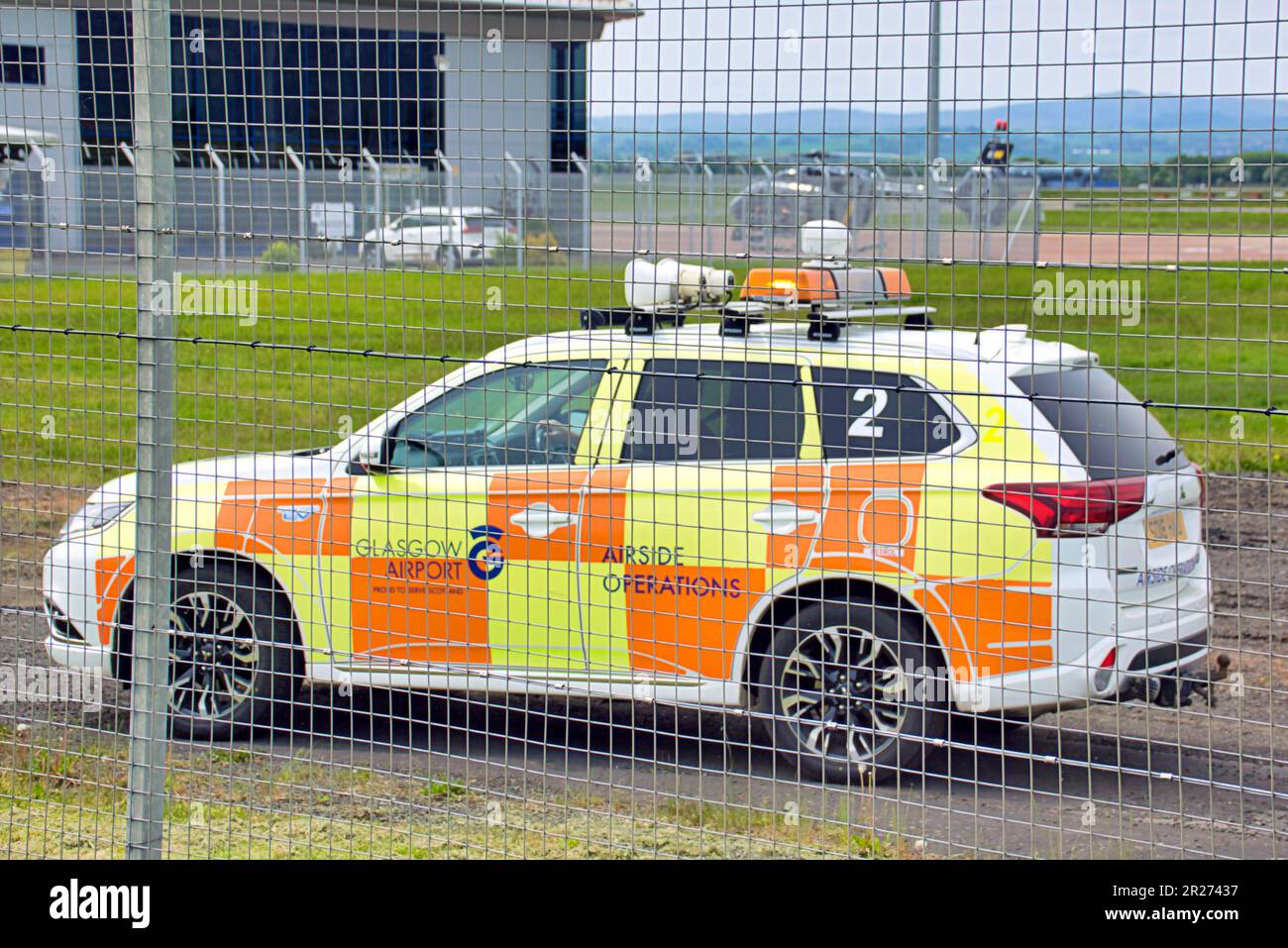 glasgow airport airport security car runway Stock Photo Alamy