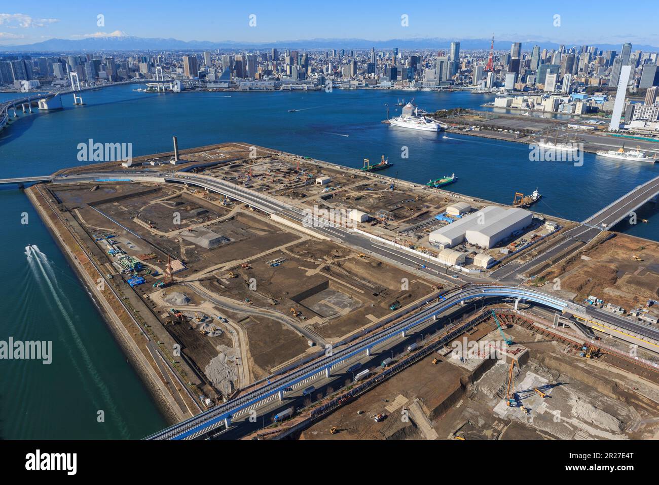 Shijomae and Harumi Wharf from above Koto Ward Stock Photo
