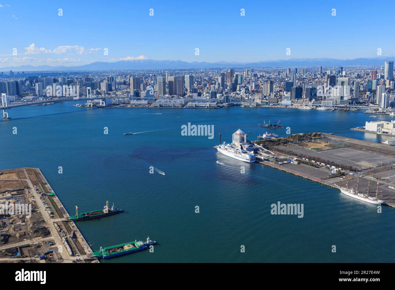 Shijomae, Harumi Wharf, and Mount Fuji from above Koto Ward Stock Photo