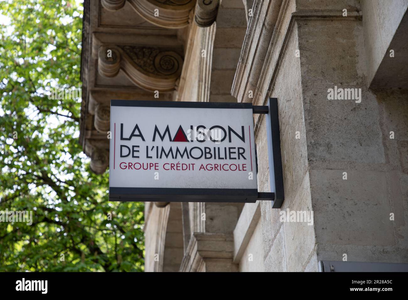 lyon , Aura France 05 01 2023 la maison de l'immobilier french