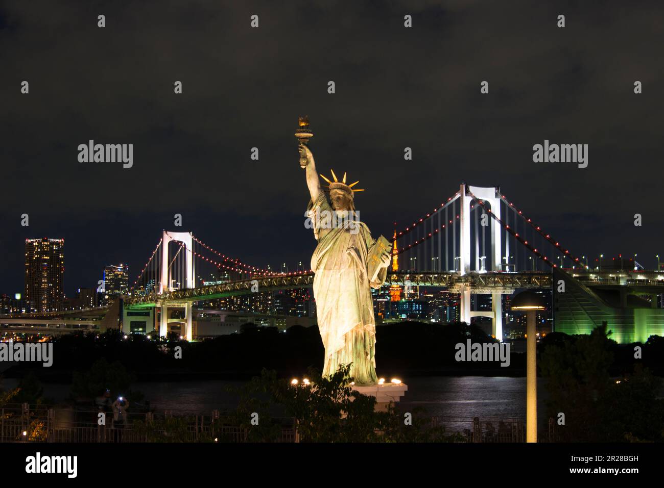Statue of Lierty,?Tokyo Tower, and Rainbow Bridge as seen from Odaiba Stock Photo