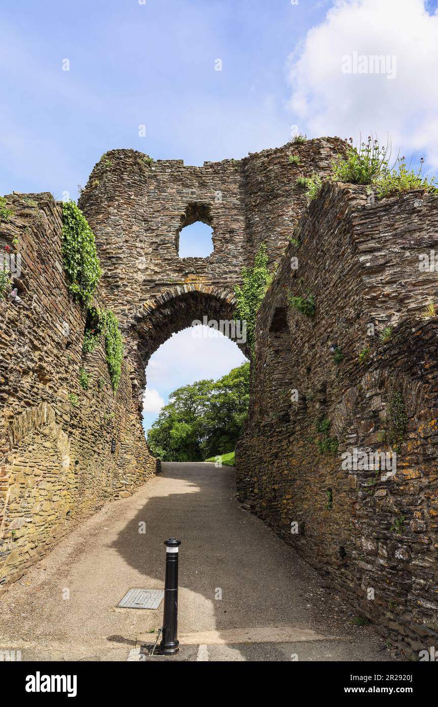 Southern Gatehouse at Launceston Castle on the Western Road. Entrance to the keep and Castle Green; Stock Photo