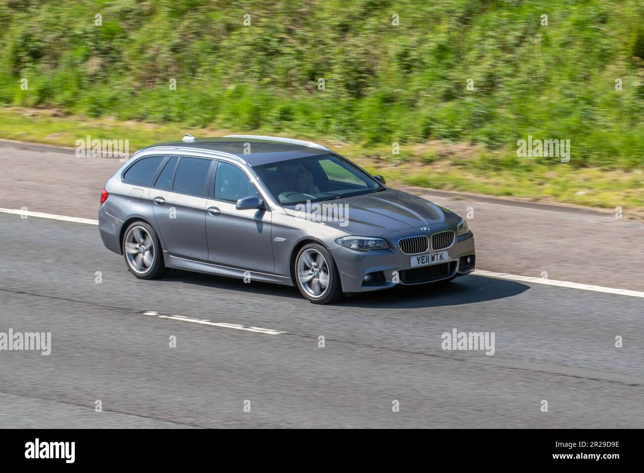Bmw 5 series saloon 530d se hi-res stock photography and images - Alamy