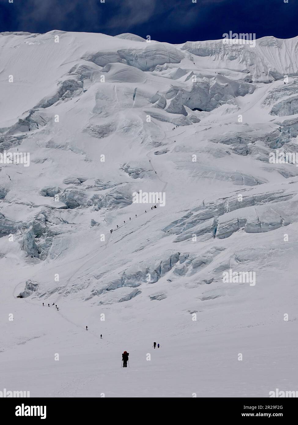 Climbers on Everest North Side Stock Photo Alamy