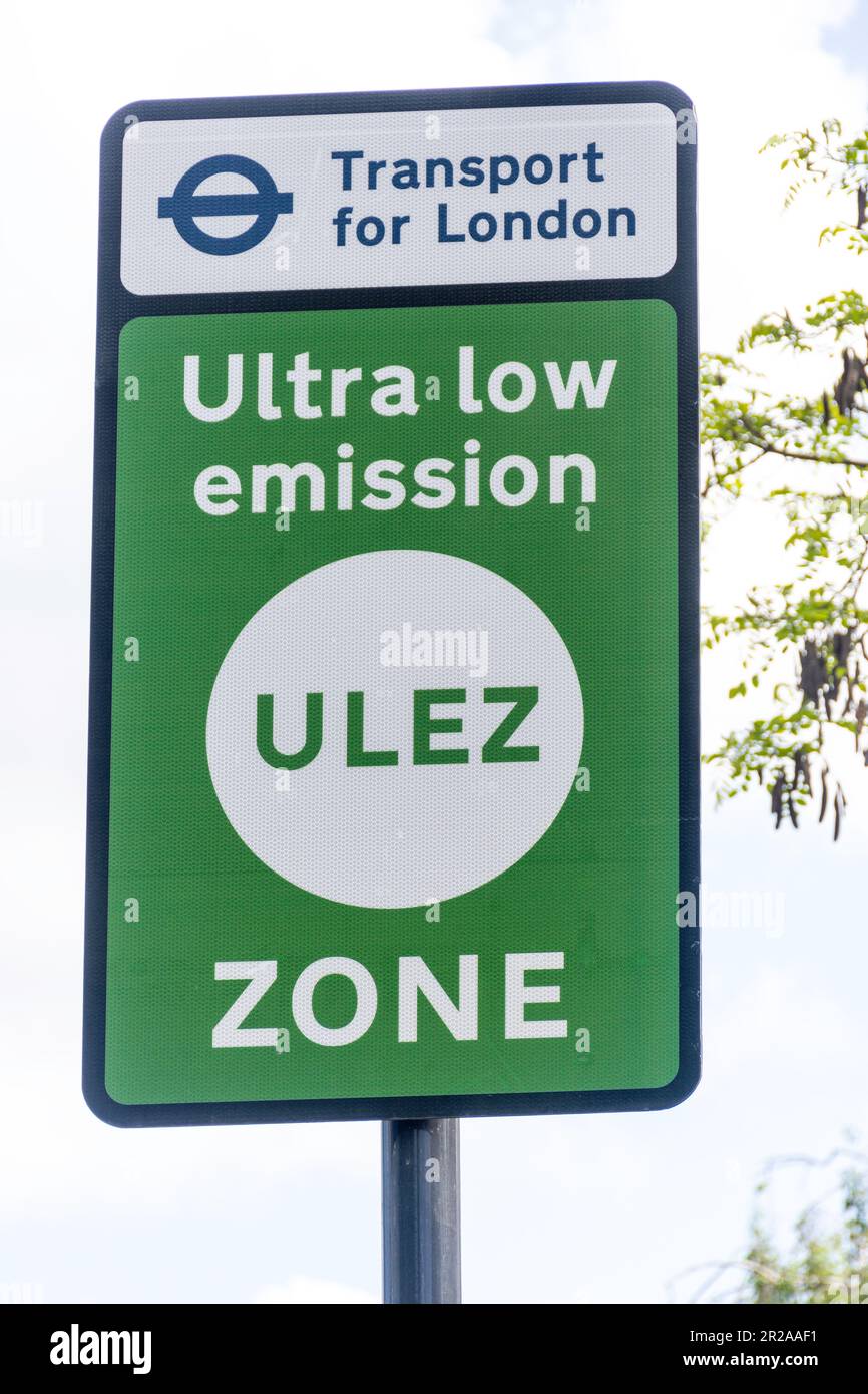 Ultra Low Emission Zone (ULEZ) sign, Gunnersbury Avenue, Gunnersbury, Royal Borough of Kensington & Chelsea, Greater London, England, United Kingdom Stock Photo