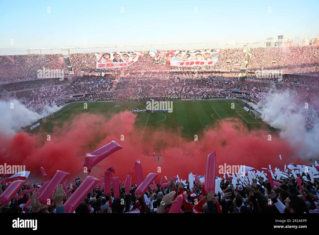 Doentes por Futebol - O Monumental no Superclássico 200. River Plate 1x2 Boca. 📷 Ale Petra