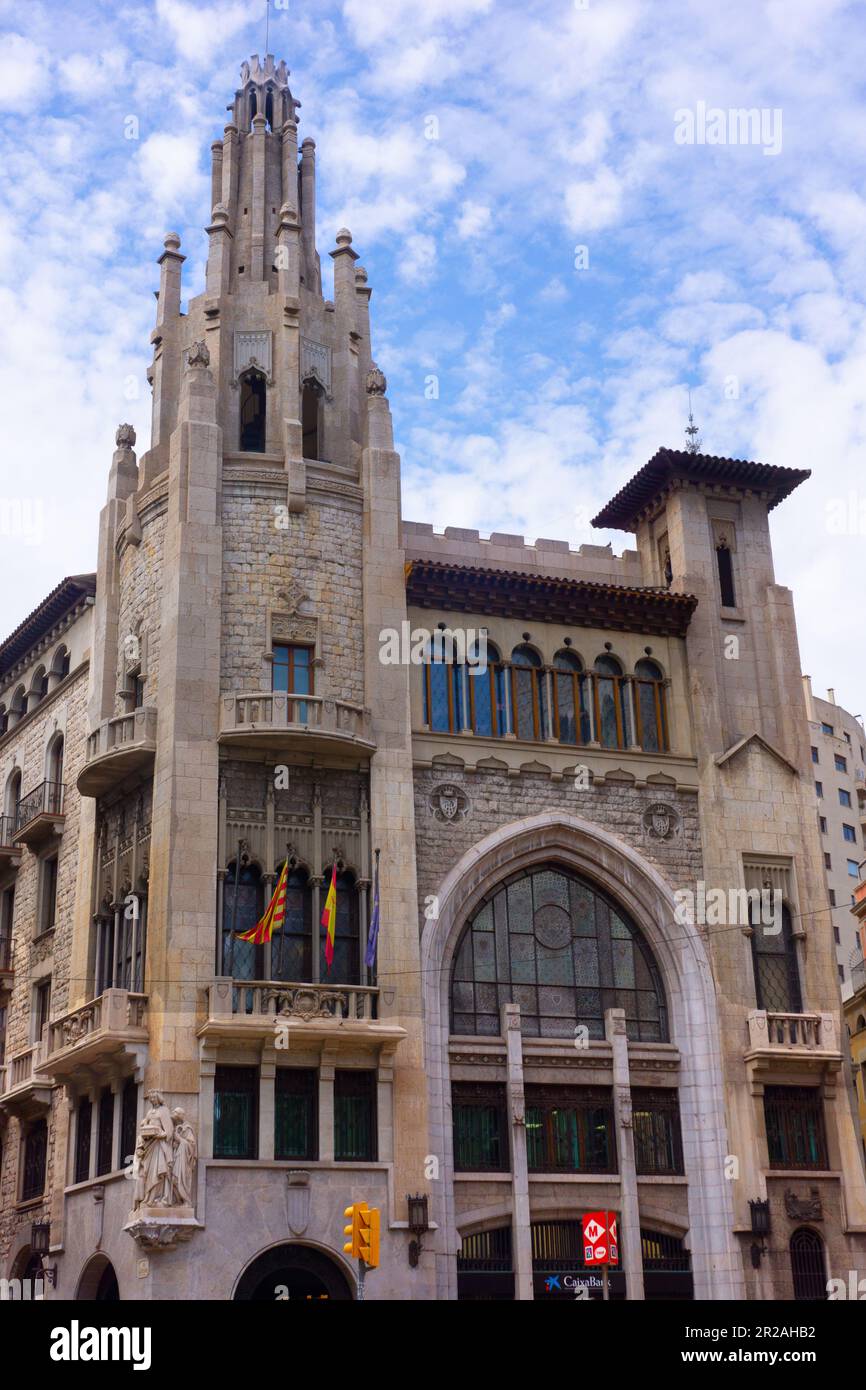 Caixa de Pensions i d'Estalvis de Barcelona, on Via Laietana.  Gothic Revival architecture by Enric Sagnier. Stock Photo