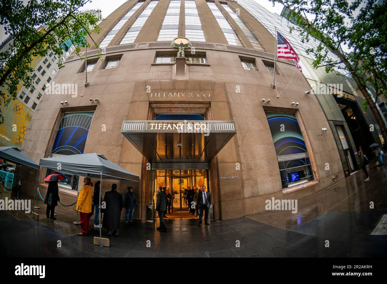 3,241 Tiffany Store Nyc Stock Photos, High-Res Pictures, and