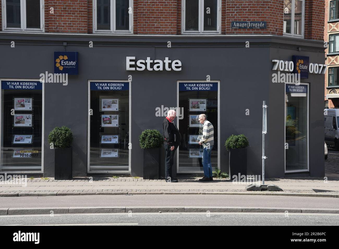 Real estae estaemen hires stock photography and images Alamy