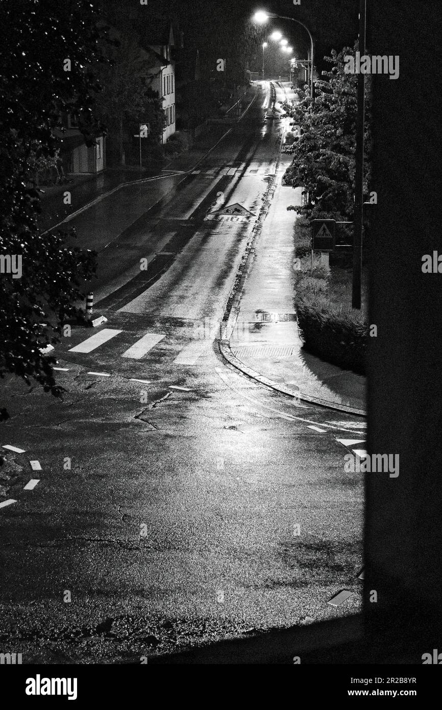 Dark ambiant hi-res stock photography and images - Alamy