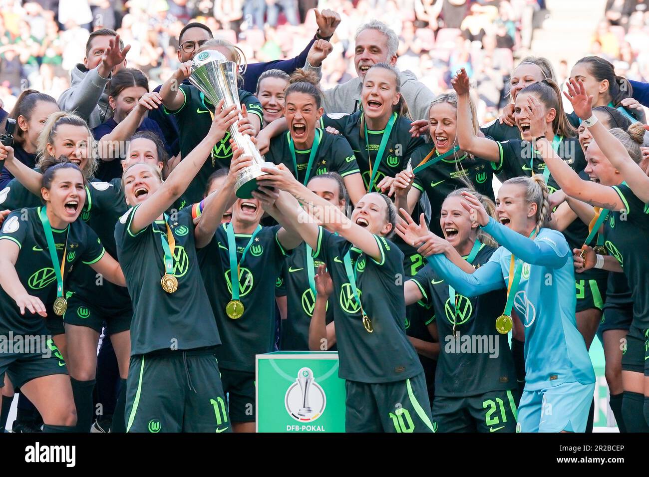 Cologne, Germany. 18th May, 2023. Players of VFL Wolfsburg celebrate their victory of the Final and captain Alexandra Popp (11 Wolfsburg) lifts the trophy during the DFB Pokal Final football match between VFL Wolfsburg and SC Freiburg at RheinEnergieSTADION in Cologne, Germany. (Daniela Porcelli/SPP) Credit: SPP Sport Press Photo. /Alamy Live News Stock Photo