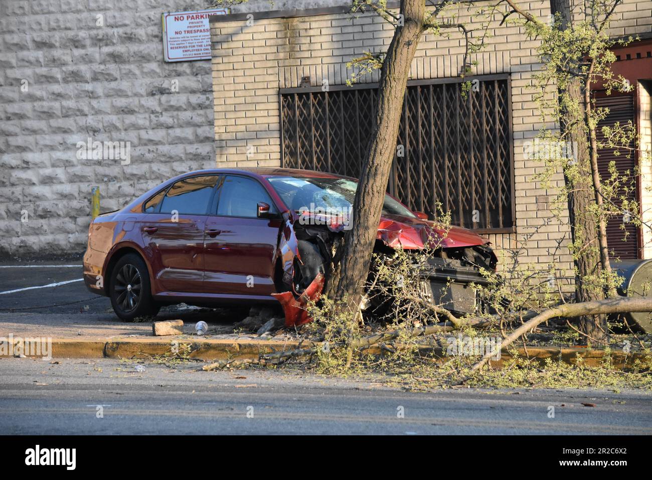 Paterson, United States. 18th May, 2023. Single vehicle crashes into a