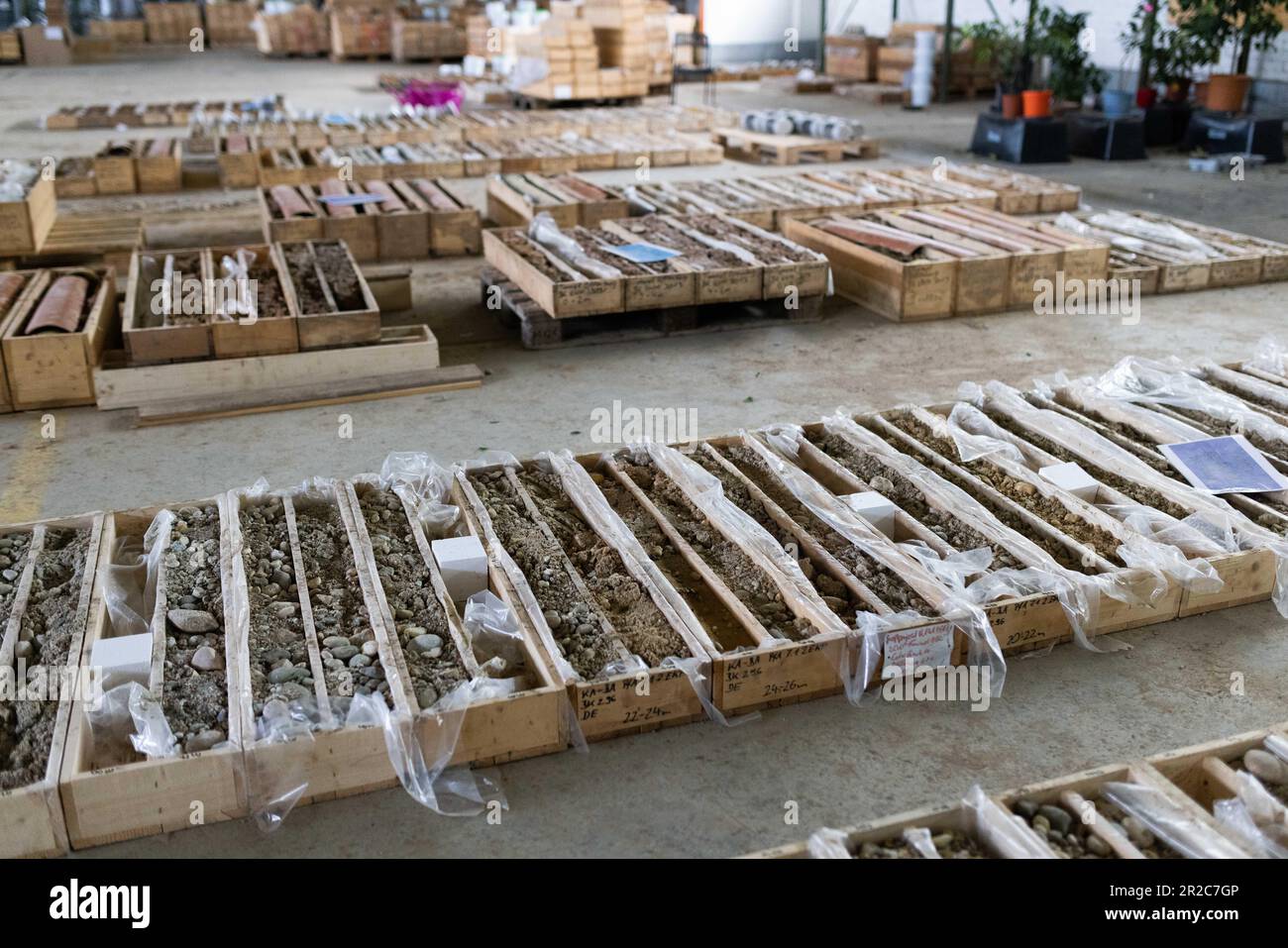 Earth samples hi-res stock photography and images - Alamy