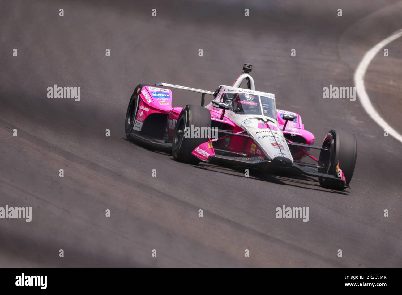 Toronto, ON, Canada. 16th July, 2022. HELIO CASTRONEVES (06) of Sao Paulo,  Brazil travels through the turns during a practice for the Honda Indy  Toronto at the Streets of Toronto Exhibition Place