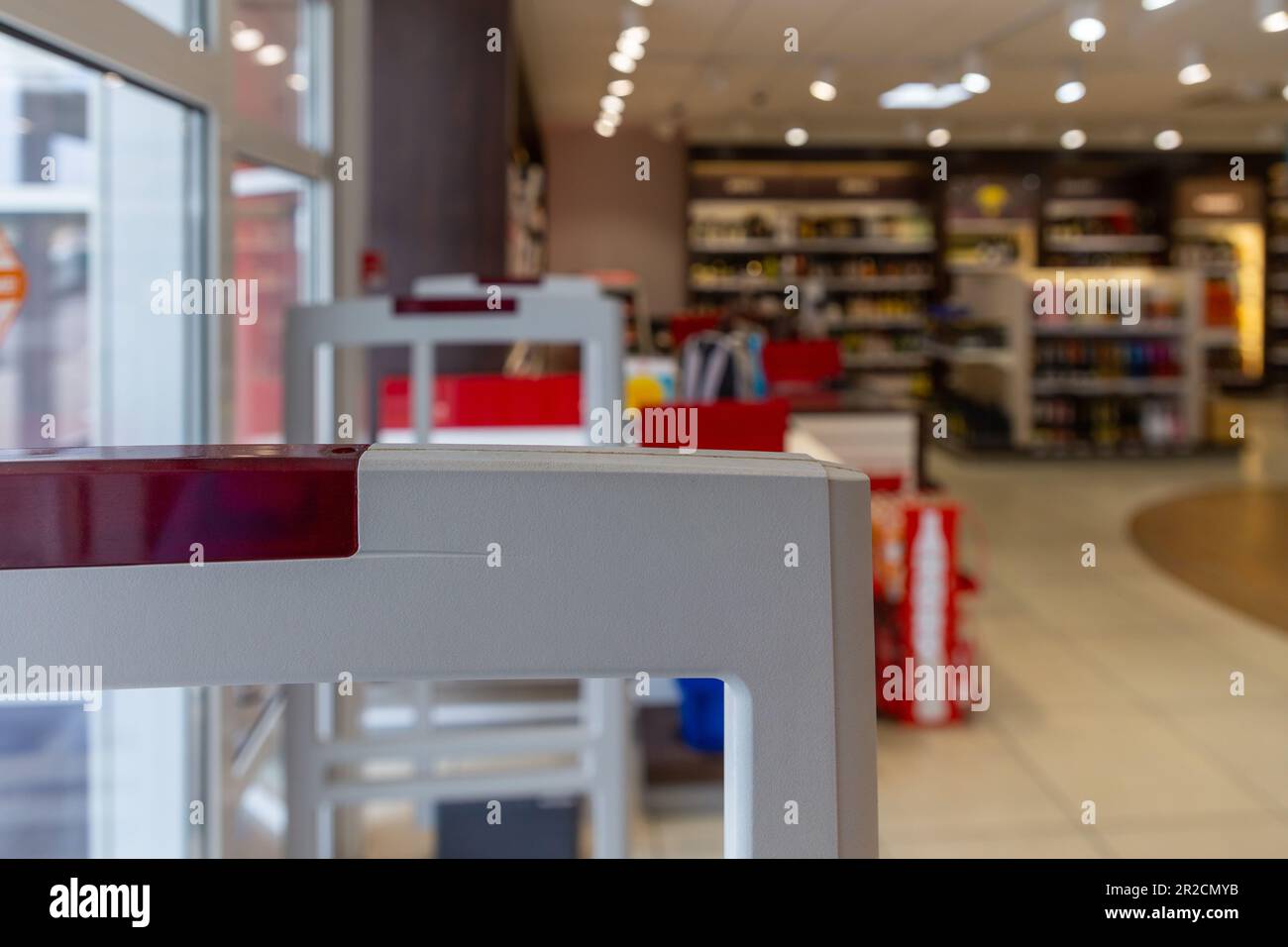 Scanner entrance gate for prevent theft in a duty free store. Detection systems help prevent theft and organized retail crime through reliable detecti Stock Photo