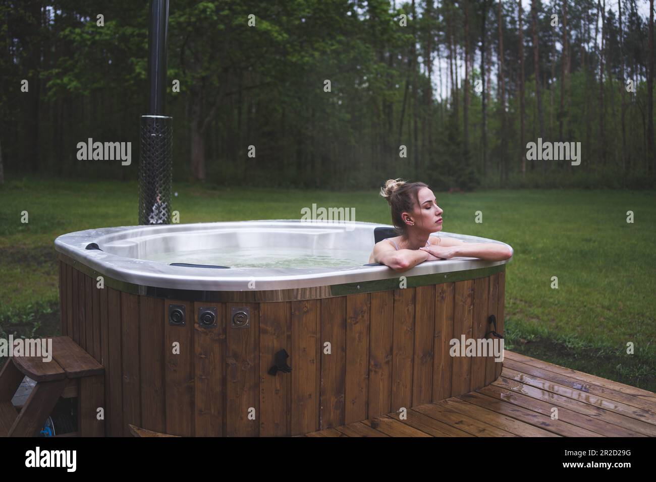 Beautiful woman relaxing in the bath hi-res stock photography and ...