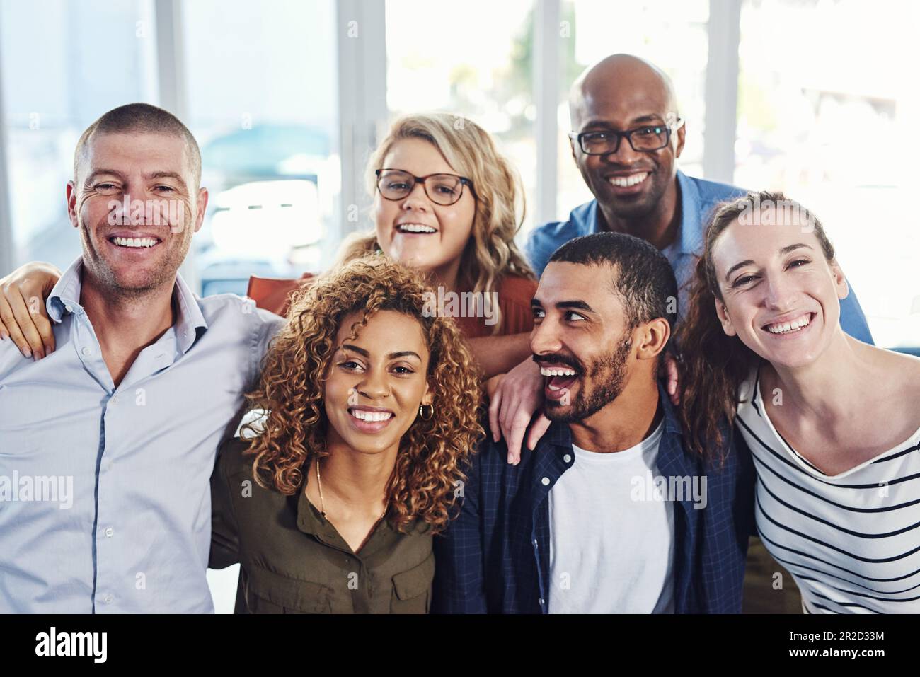 Teamwork friends smile business hi-res stock photography and images - Alamy