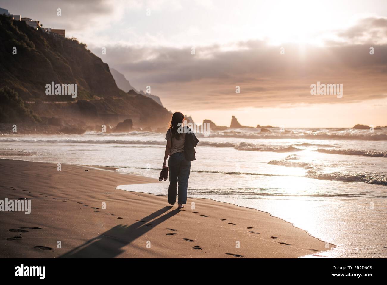 Spain tenerife woman walking beach hi-res stock photography and images ...