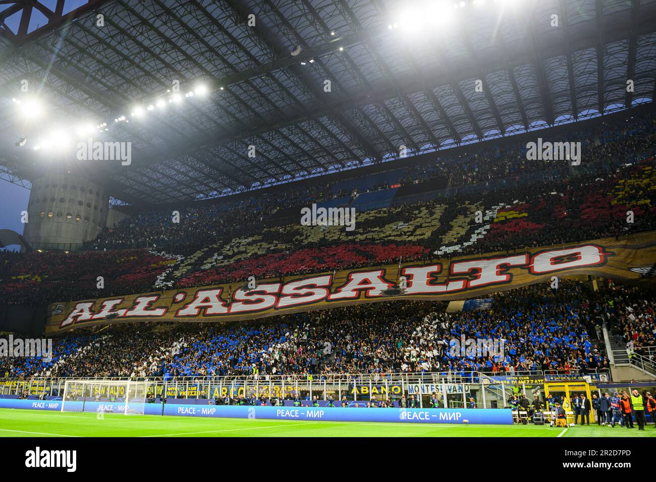Milan, Italy. 16 May 2023. Fans of AC Milan in sector 'Curva Sud' display a giant tifo prior to the UEFA Champions League semifinal second leg football match between FC Internazionale and AC Milan. Credit: Nicolò Campo/Alamy Live News Stock Photo