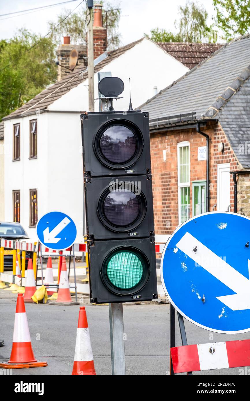 Temporary traffic lights on GO Stock Photo - Alamy