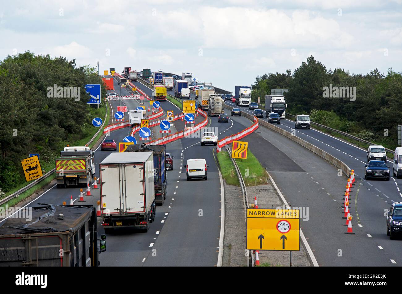 Roadworks on the M62, as it crosses Ouse Bridge, near Goole, East Yorkshire, England UK Stock Photo