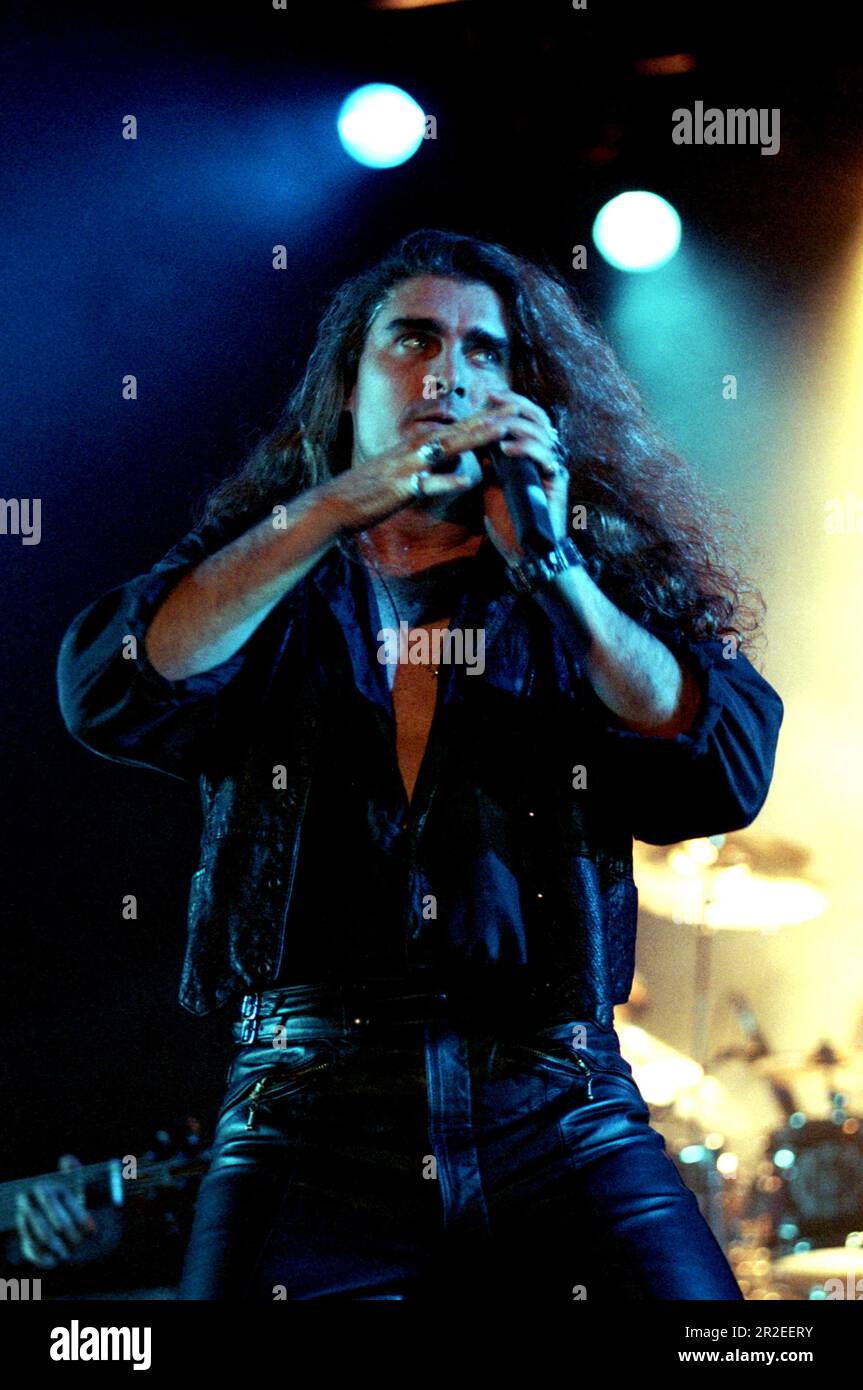 Sesto San Giovanni ,Milan Italy 1993-11-15 : James LaBrie singer of Dream  Theater live concert at the Palasesto Stock Photo - Alamy, image size:863x1390