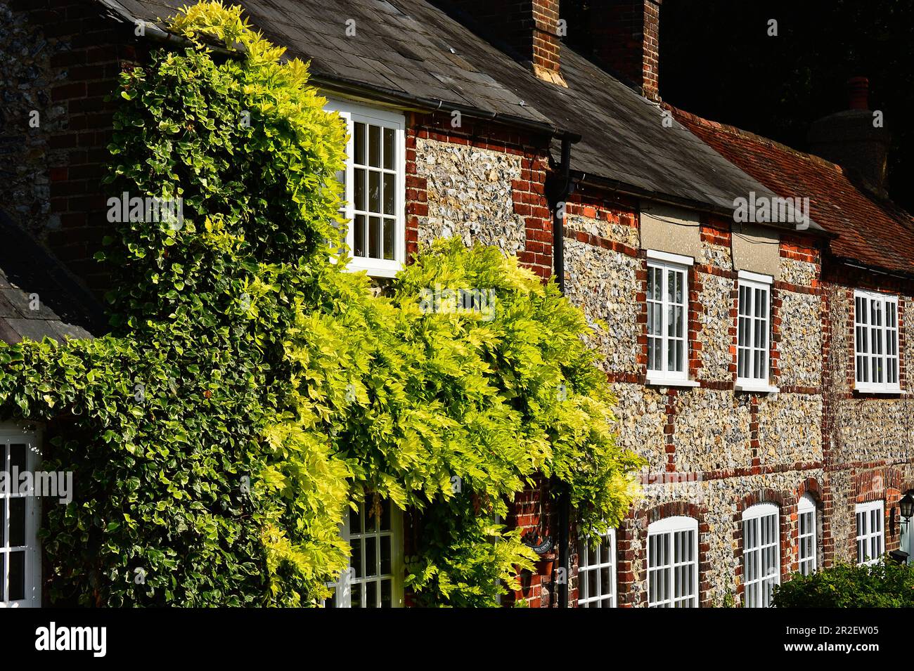 Typical english houses hires stock photography and images Alamy