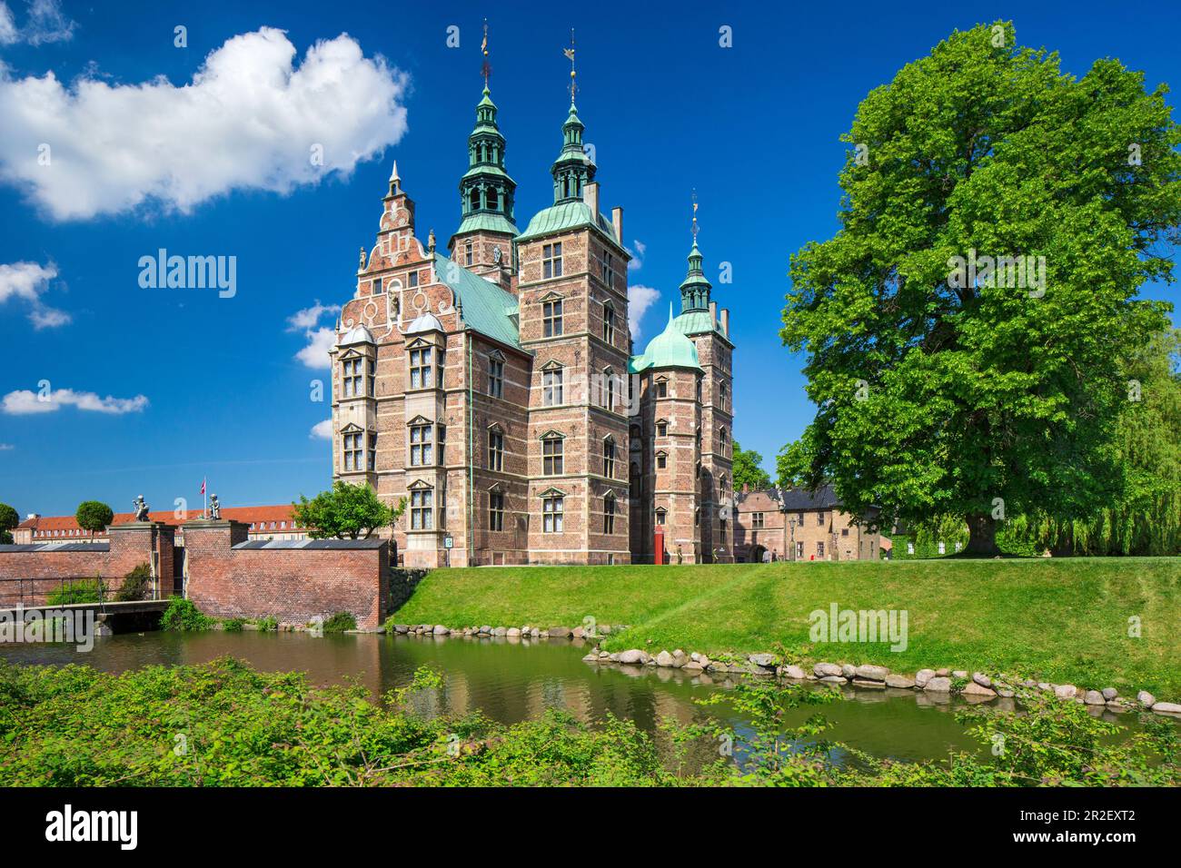 17th century style garden hi-res stock photography and images - Alamy