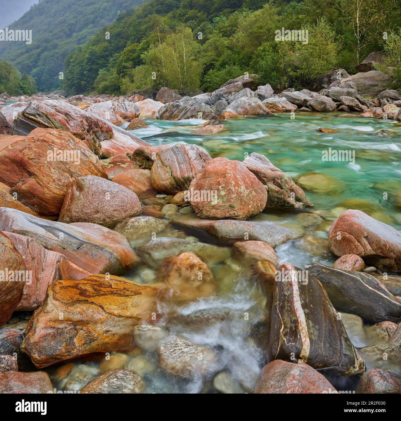 Versasca Rocks and river in verzasca valley hi-res stock photography and images ...