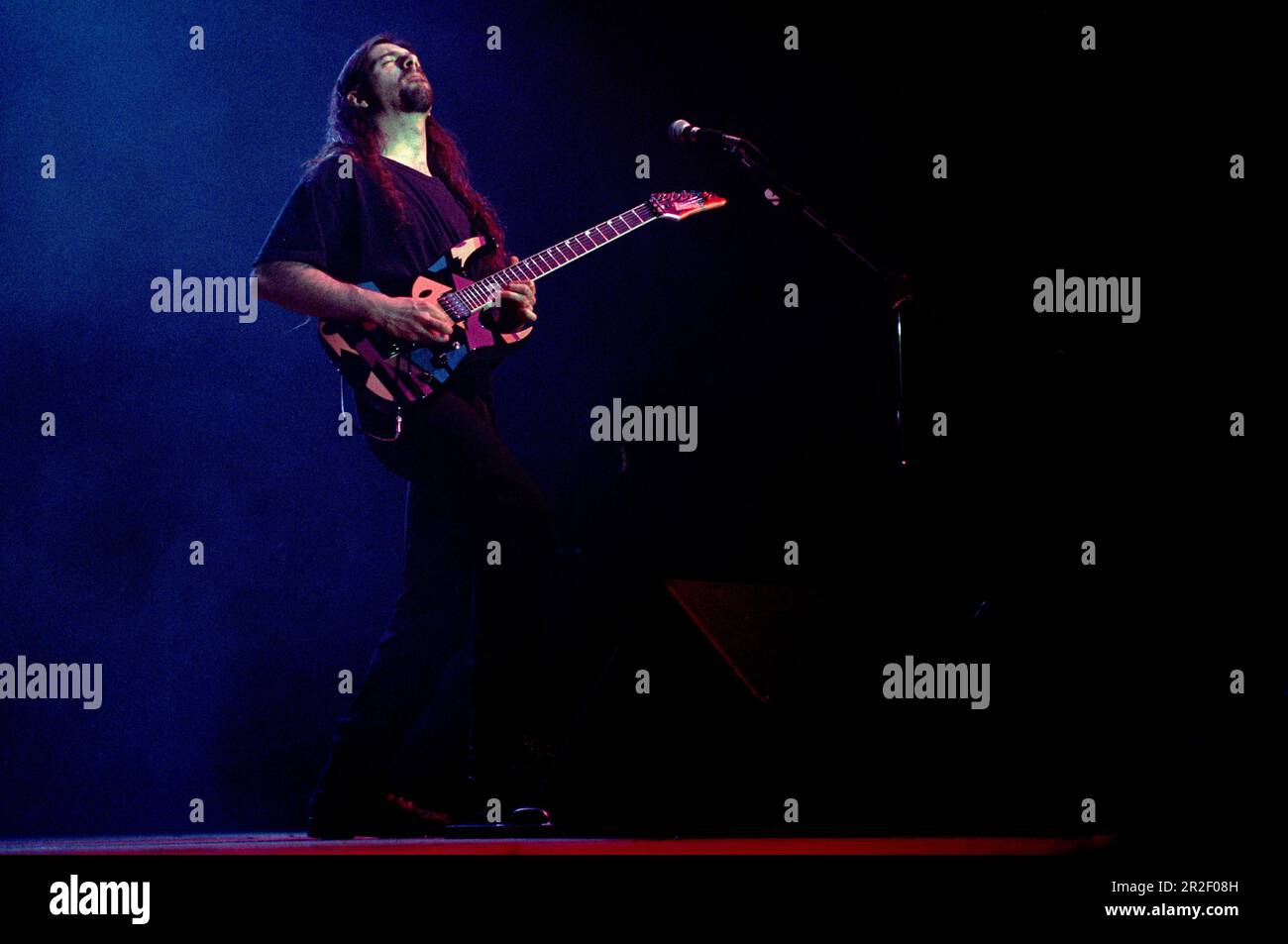 John petrucci 1995 hi-res stock photography and images - Alamy
