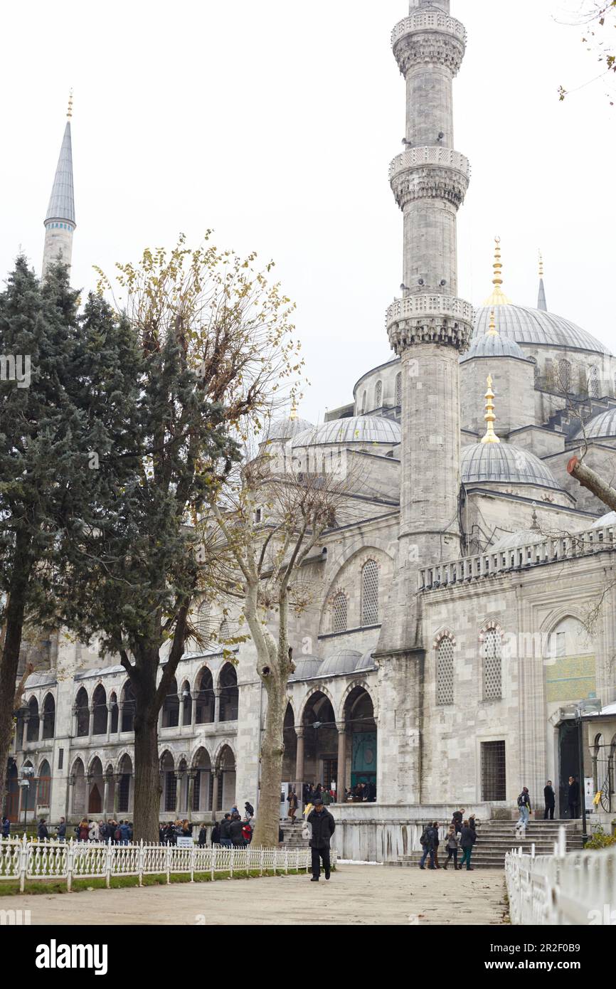 Exterior of the Blue Mosque in Istanbul, Turkey Stock Photo - Alamy