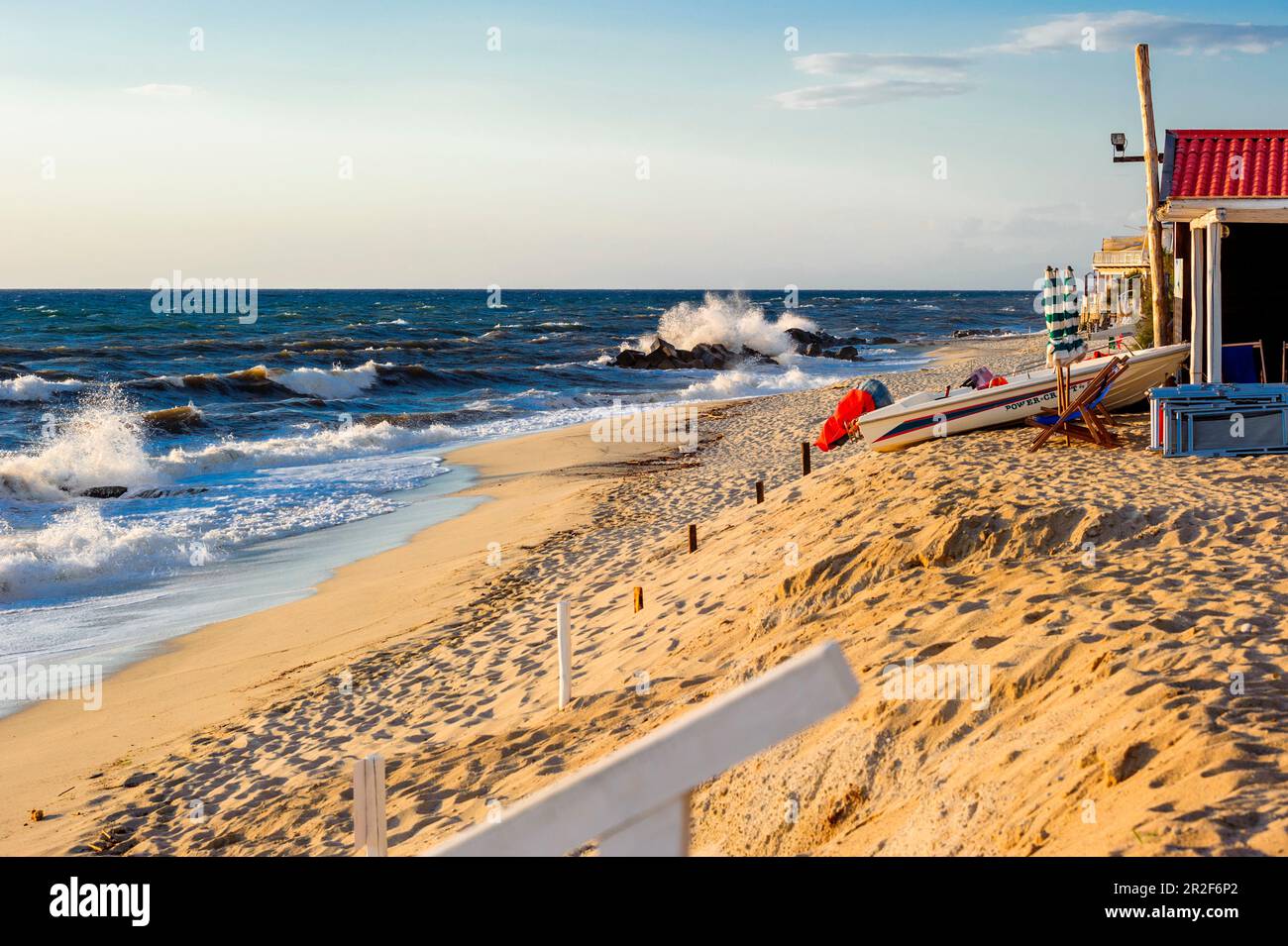 Wooden stairs to the beach hi-res stock photography and images - Alamy