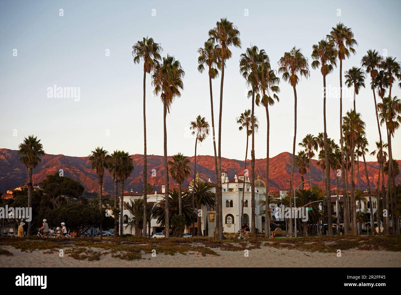 Boardwalk in the evening light with a view of the Santa Ynez Mountains in Santa Barbara, California, USA. Stock Photo