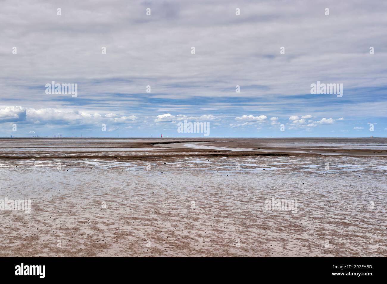 Roter Sand lighthouse at low tide, Dorum, Lower Saxony, Germany Stock Photo  - Alamy