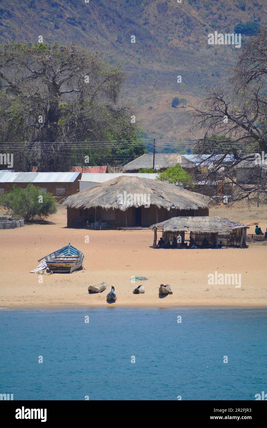 Malawi; Northern Region; Malawi lake; Usisya; Stopping point of the Ilala; Houses on the beach; View of the village from the Ilala Stock Photo