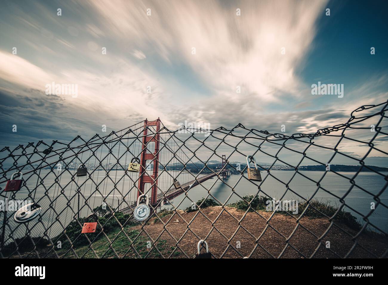Padlocks on fence hires stock photography and images Alamy